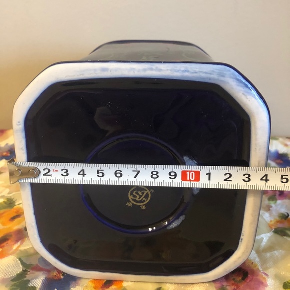 Unique Porcelain Storage Container - Picture 12 of 12